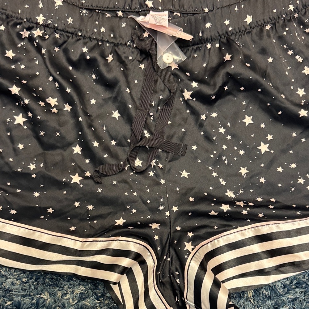 New Victoria's Secret size Large Black Stars loungewear Pajama Set - Picture 10 of 15